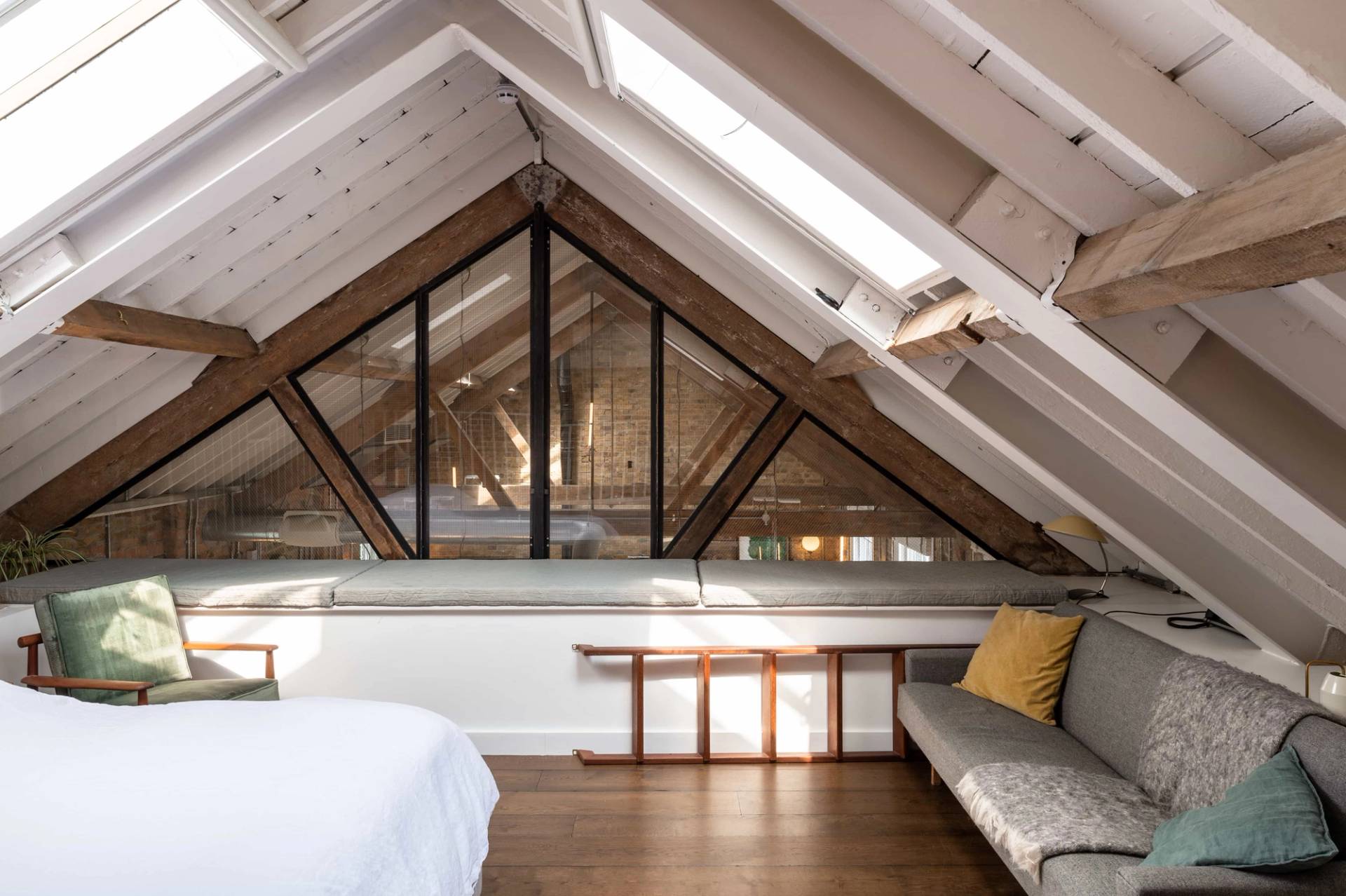Kitchen studio with exposed brick and natural light in Angel N1 – love locations
