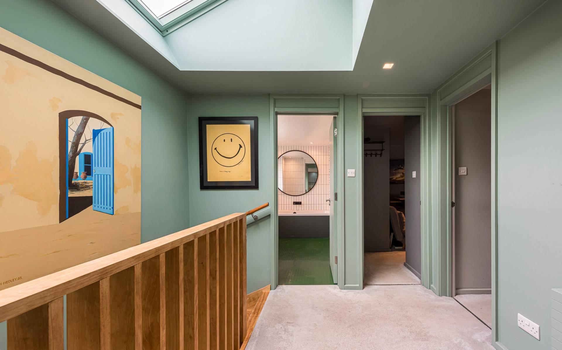 Architectural RG9 home with large terrace – Love Locations