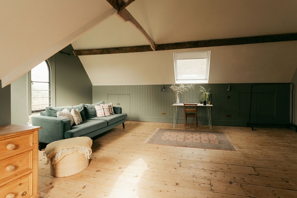 Elegant St George’s Hill Victorian property with period fireplaces – Love Locations