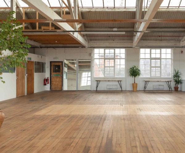 Characterful 1920s factory studio in LE4 Northwest Leicester – love location