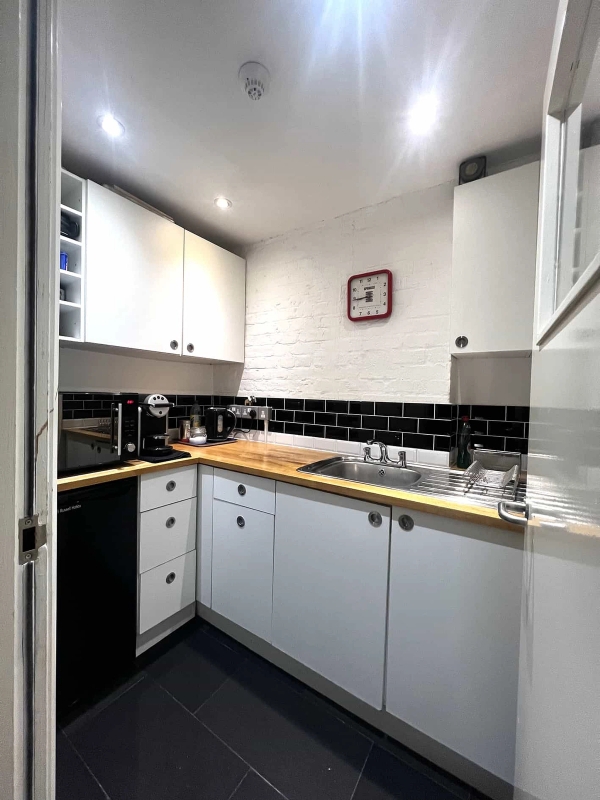 Professional film and photo studio with curved walls in Acton West London – Love Locations