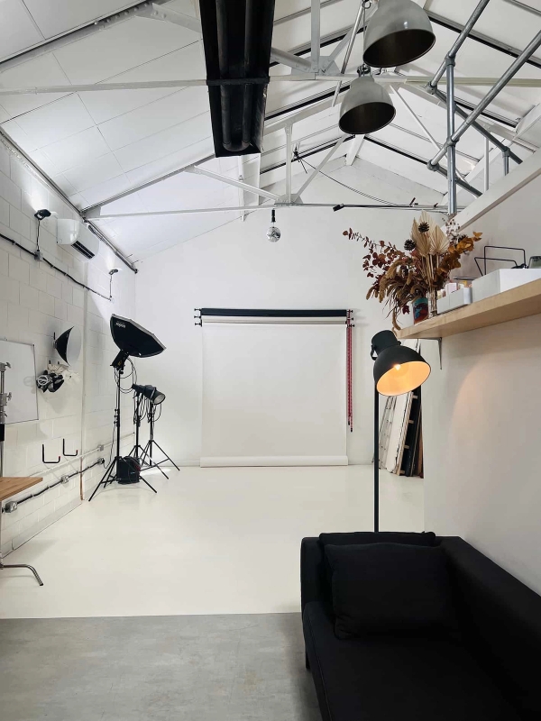Compact industrial photo studio with mezzanine in Acton W3 West London – Love Locations