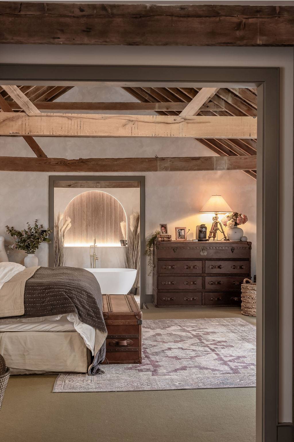 Peaceful rural retreat in Petersfield managed by Love Locations.