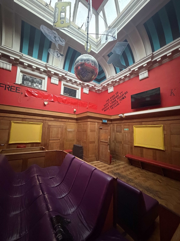 Former hostel dormitory rooms London – Love Locations