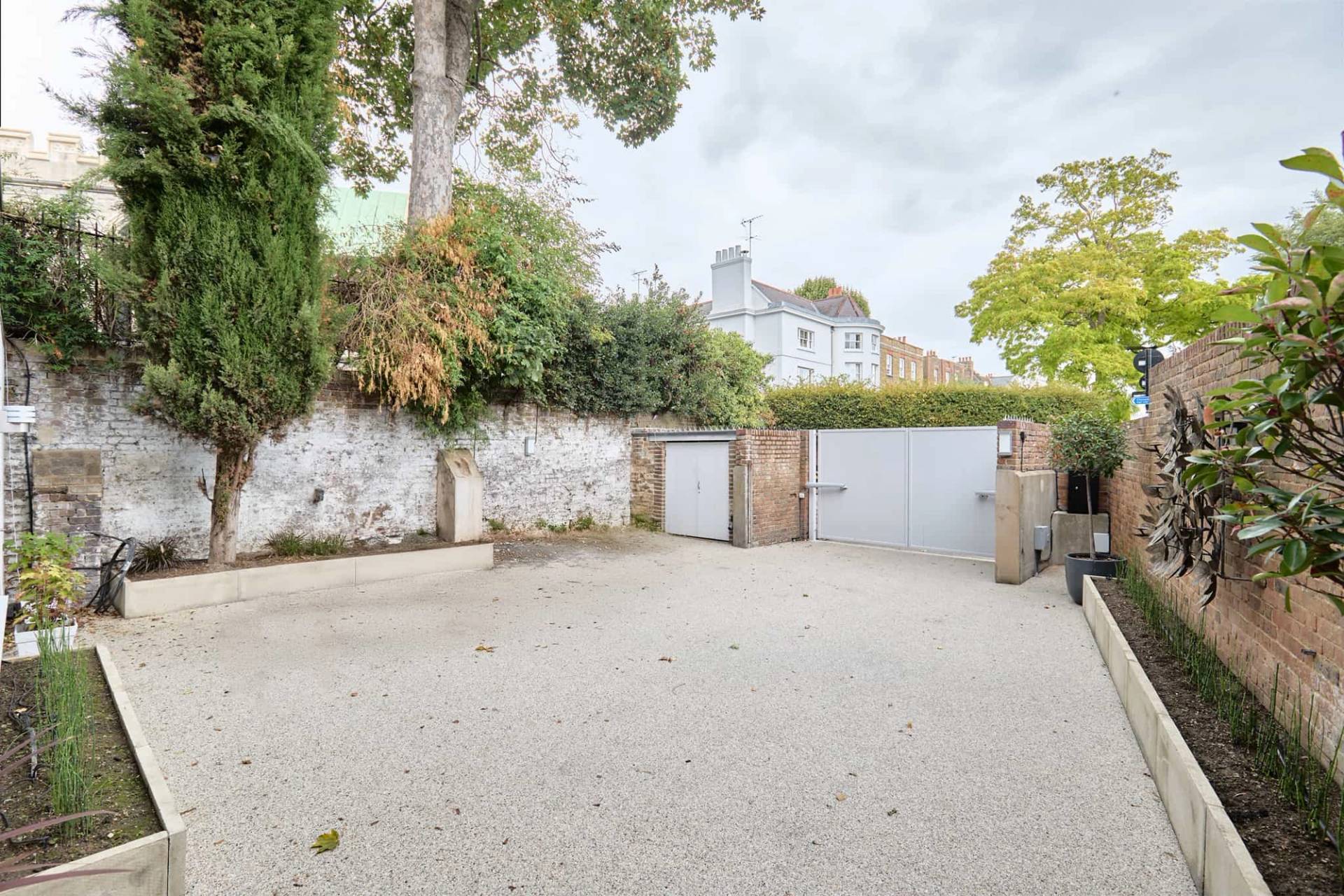 Detached Chiswick property with river views W4, Love Locations