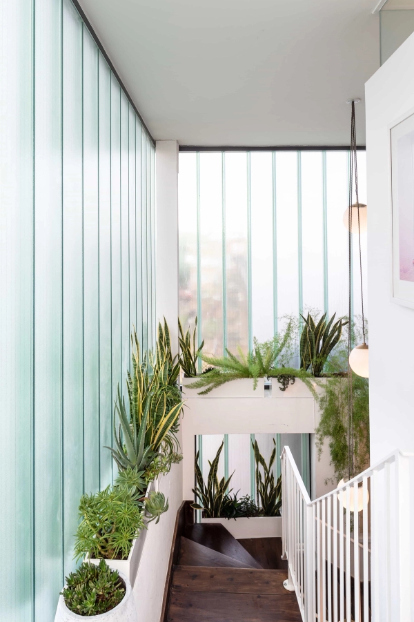 Angel London open plan kitchen studio with character features – love locations