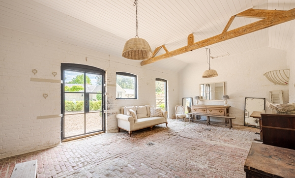 Rural Northamptonshire farm filming location – Love Locations