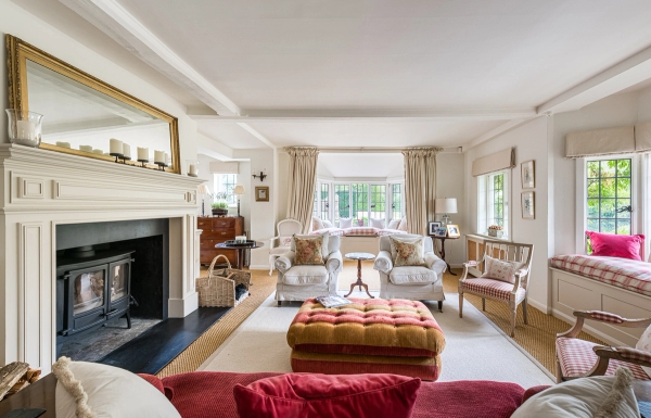 Guildford GU5 lakefront period property – Love Locations