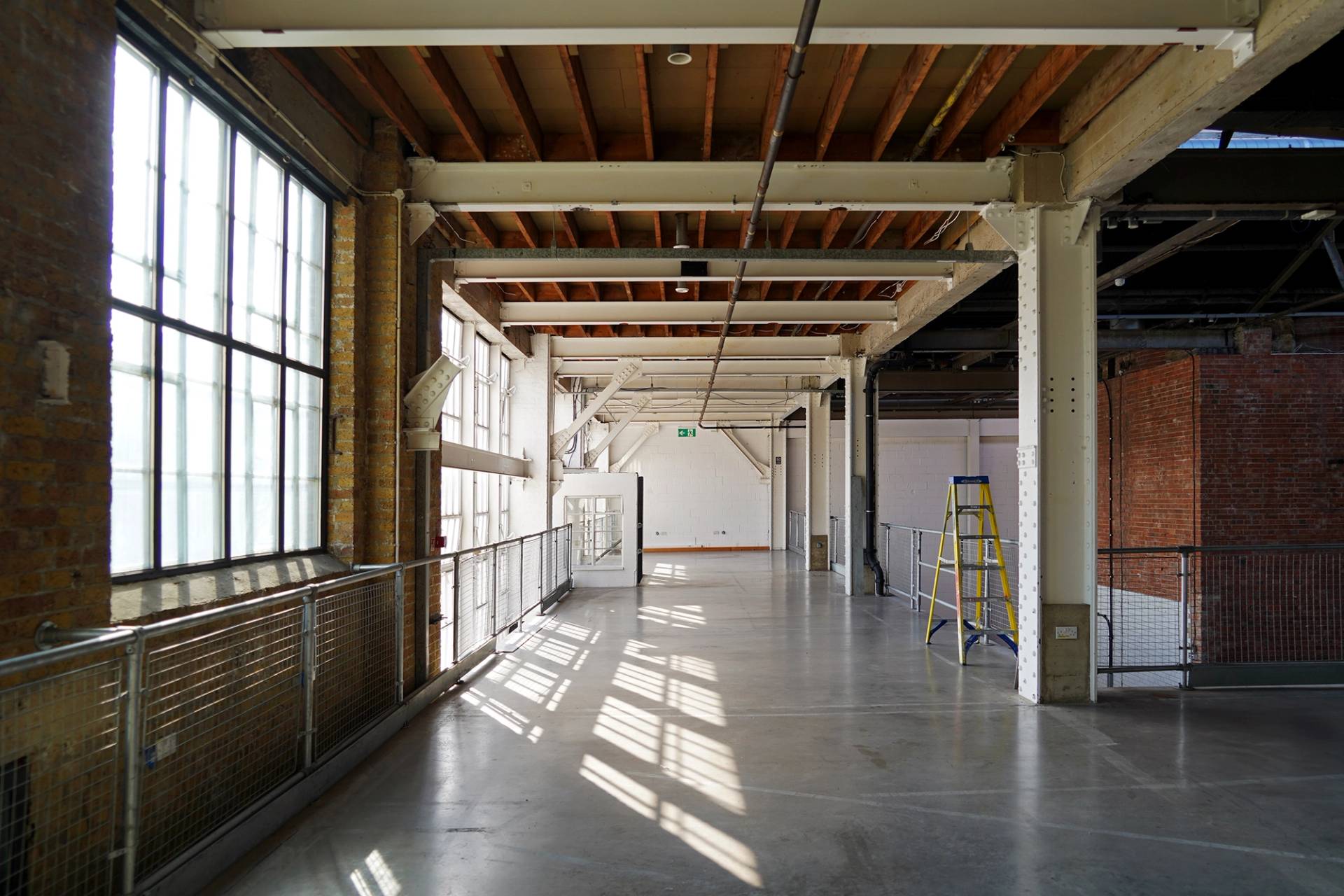 Industrial event space in East London E1 with mezzanine level – Love Locations