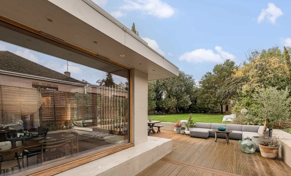 RG9 house with handcut slate crazy paving – Love Locations
