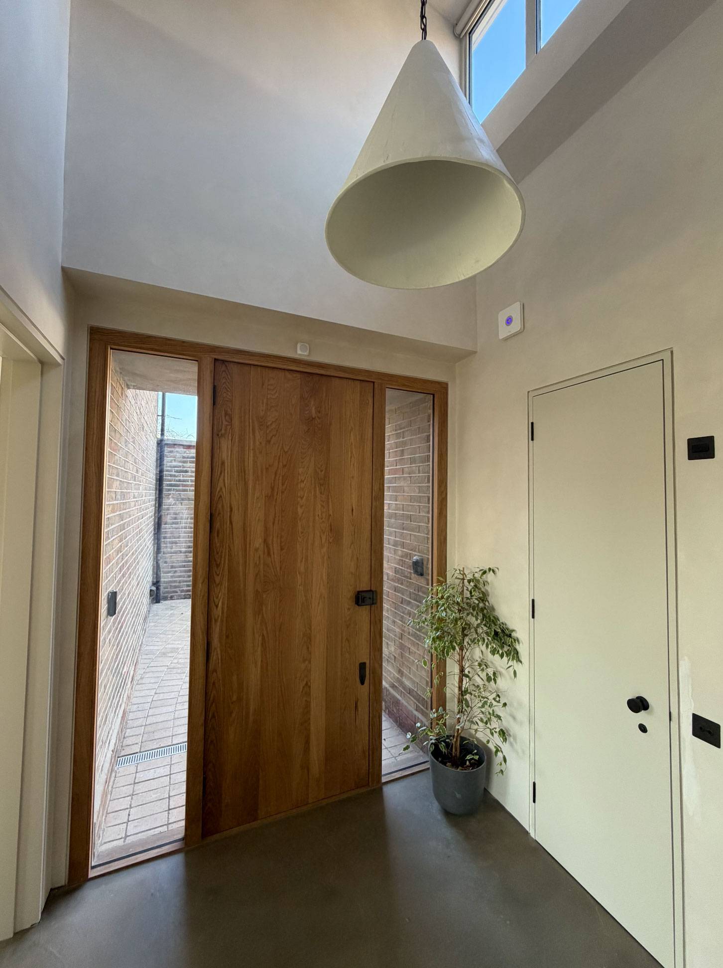 Architect-designed London home with minimalist finish – Love Locations