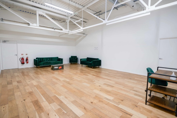 Acton W3 studio space for filming photography and castings with high ceilings – love locations