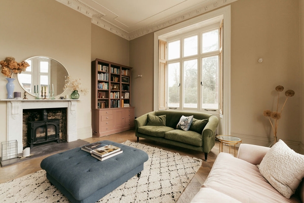 Victorian hallway with panelled walls and checkerboard floor in Weybridge KT13 – Love Locations