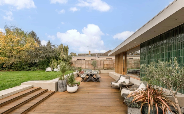 Henley-on-Thames RG9 filming location house – Love Locations