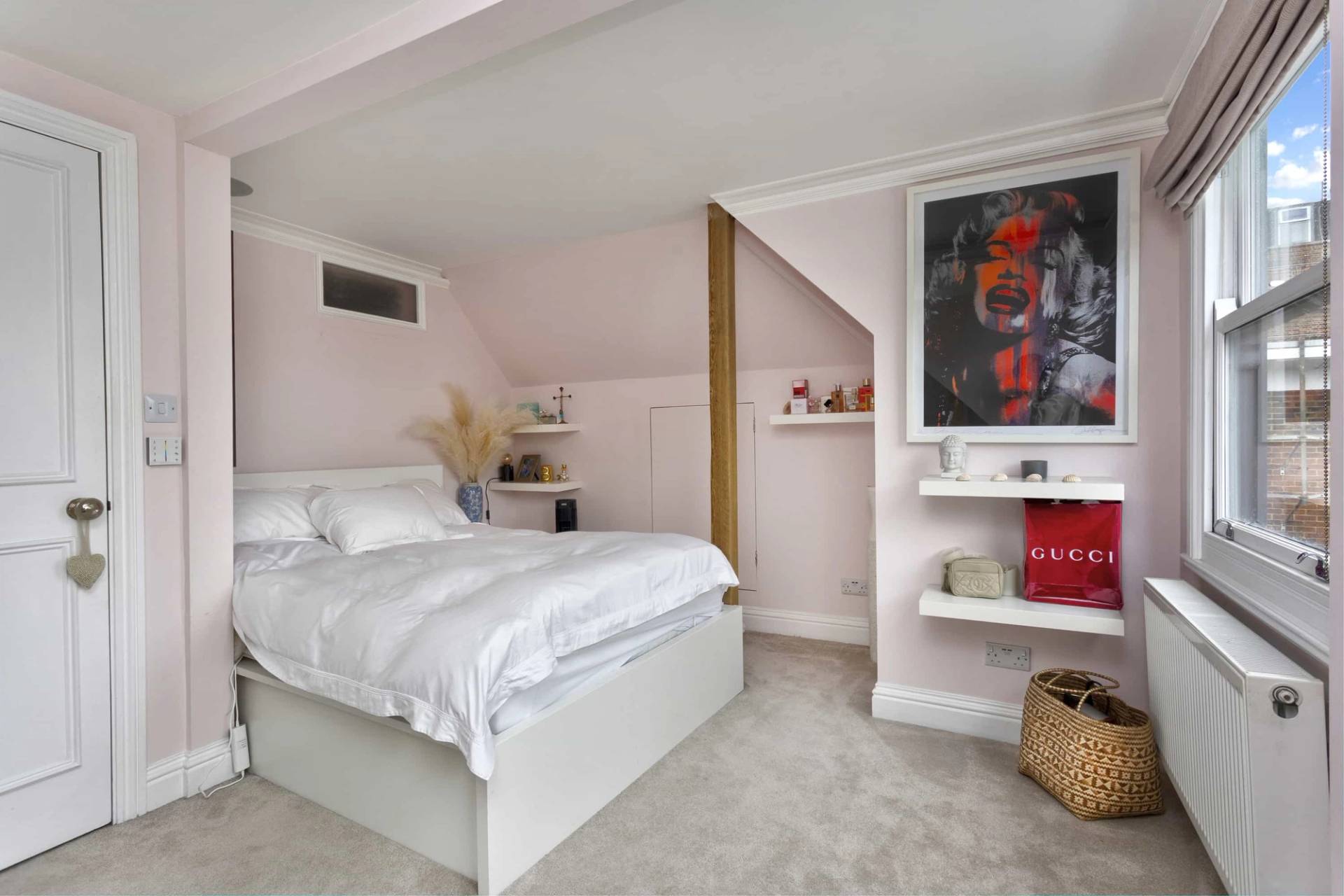 Traditional Victorian villa in Hove with generous rooms and modern finishes, love locations