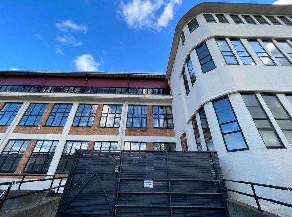 Open plan industrial loft space in Upper Clapton E5 London – Love Locations