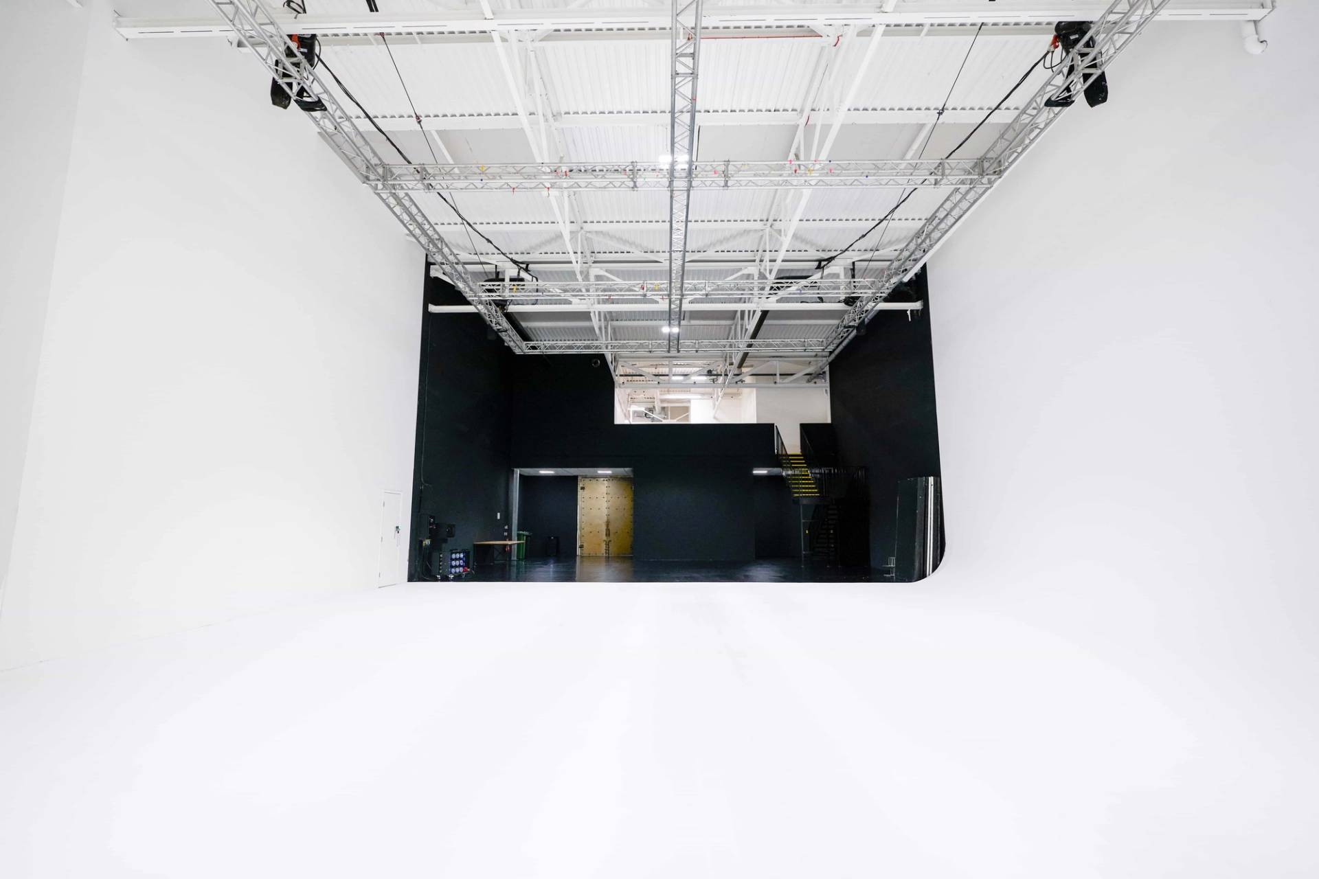 Spacious production studio with lighting rigging and open floor in Acton London – love locations