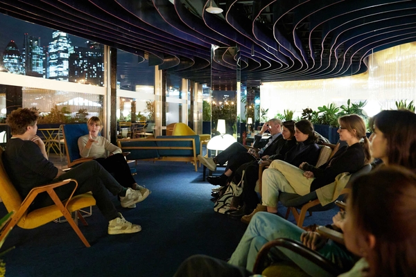 Stylish rooftop-style members lounge and event venue with skyline views in Whitechapel East London – love locations