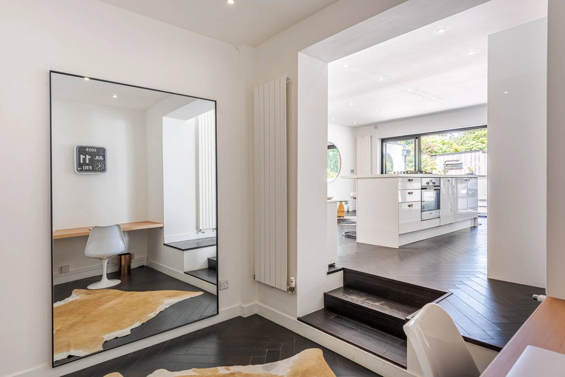 Stylish modern house in Hove BN3 with palm garden – Love Locations