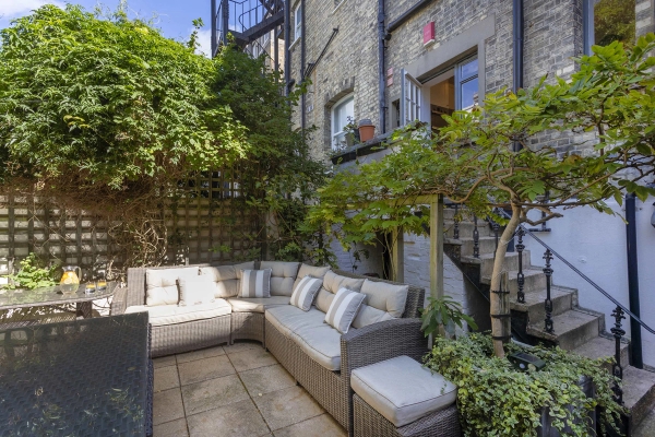 Grand double-fronted Victorian property in Hove with distinctive architectural features, love locations