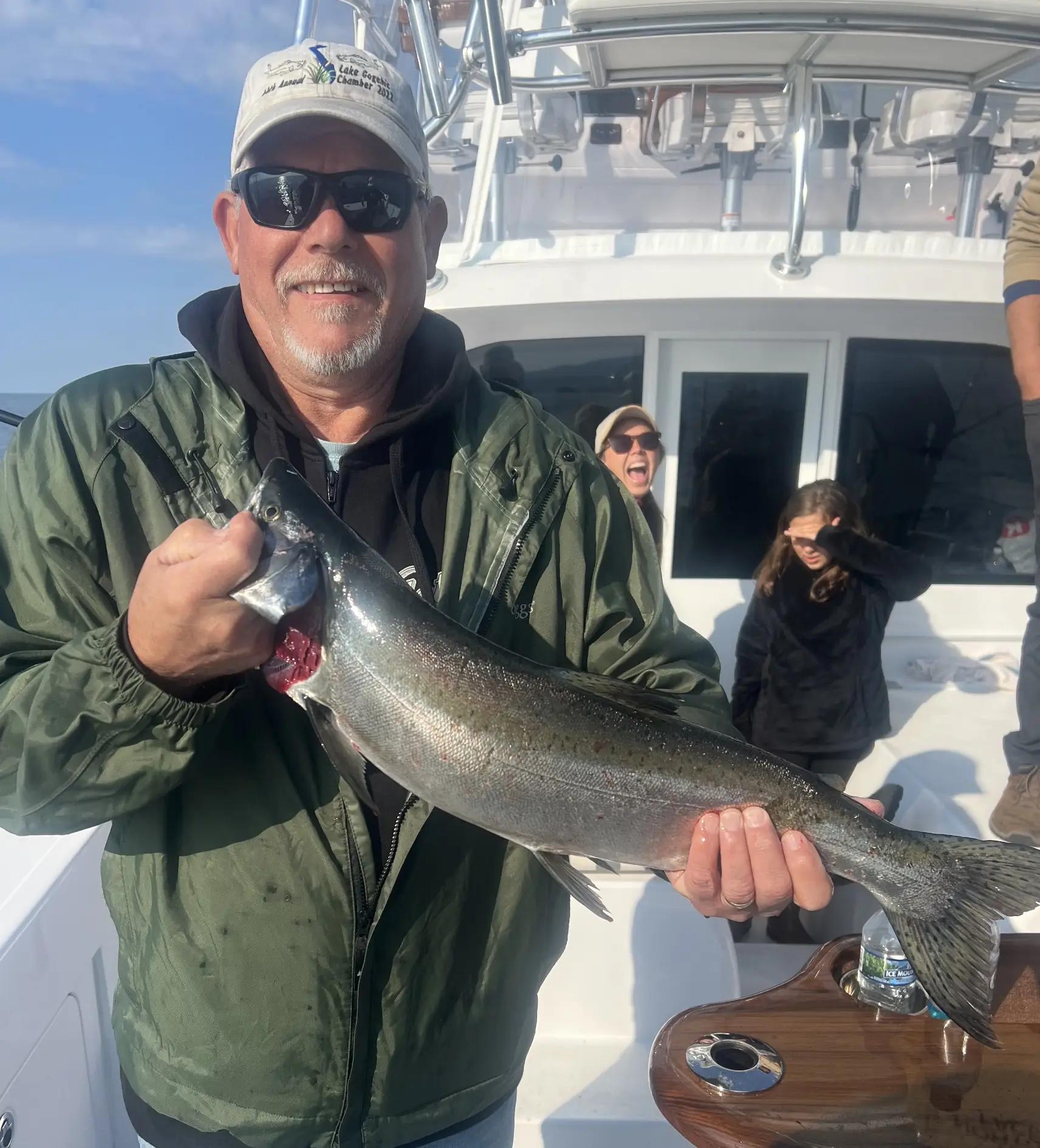 grand marais charter boat