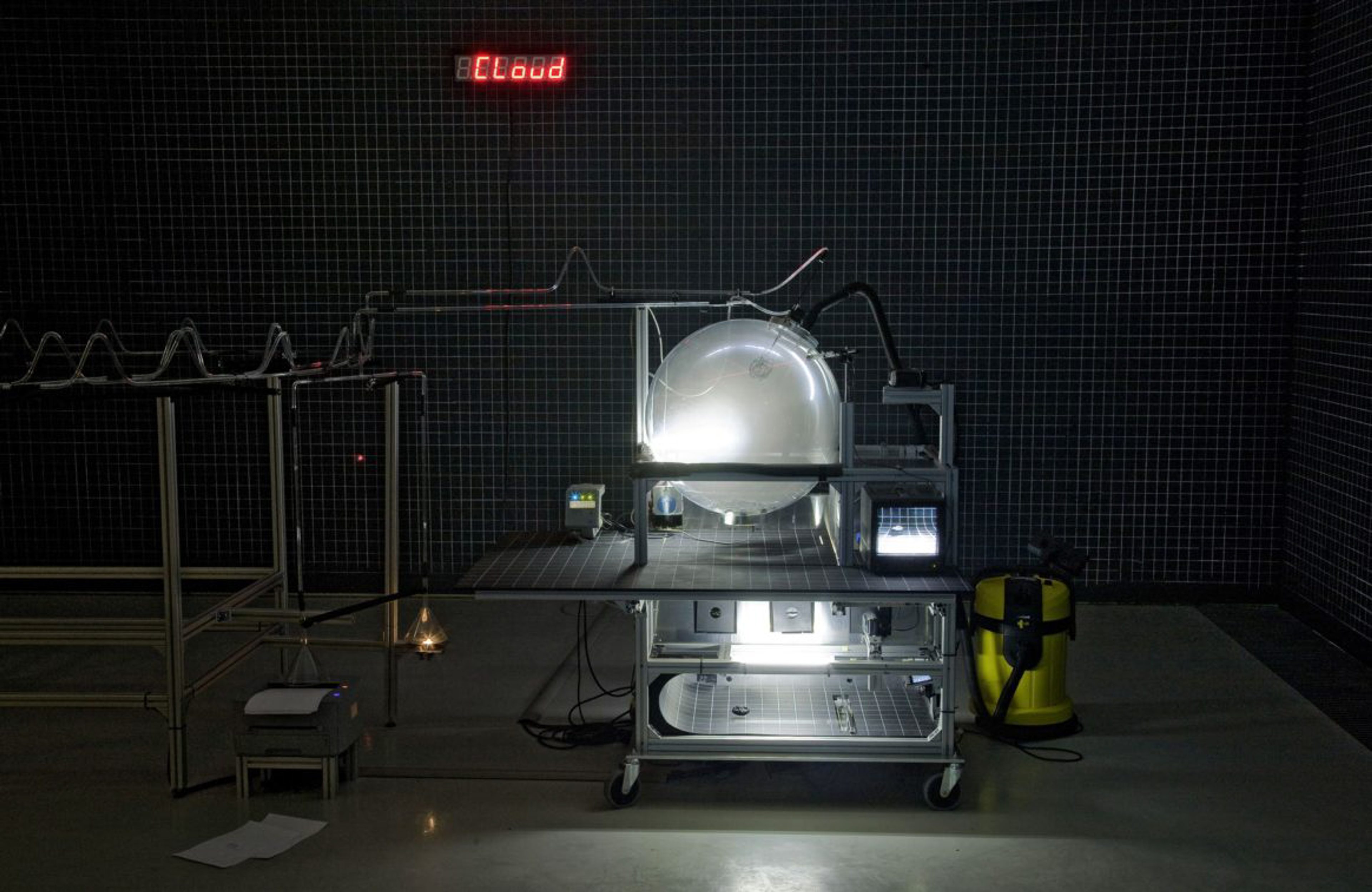 Wolken-Kern-Scanner, IM TROPOSPHAEREN-LABOR (001)