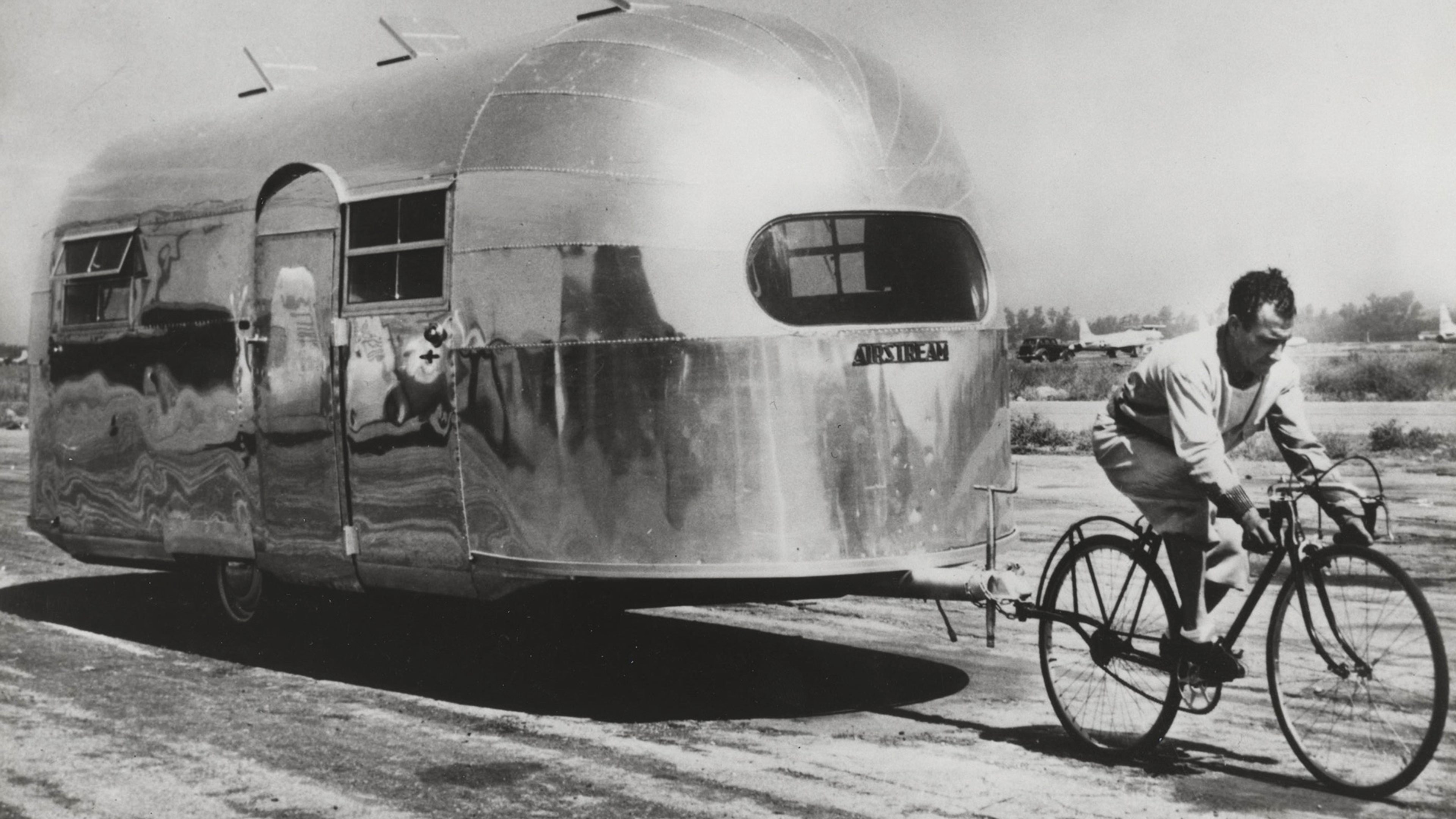 Cyclist Alfred Letourneur towing an Airstream Liner