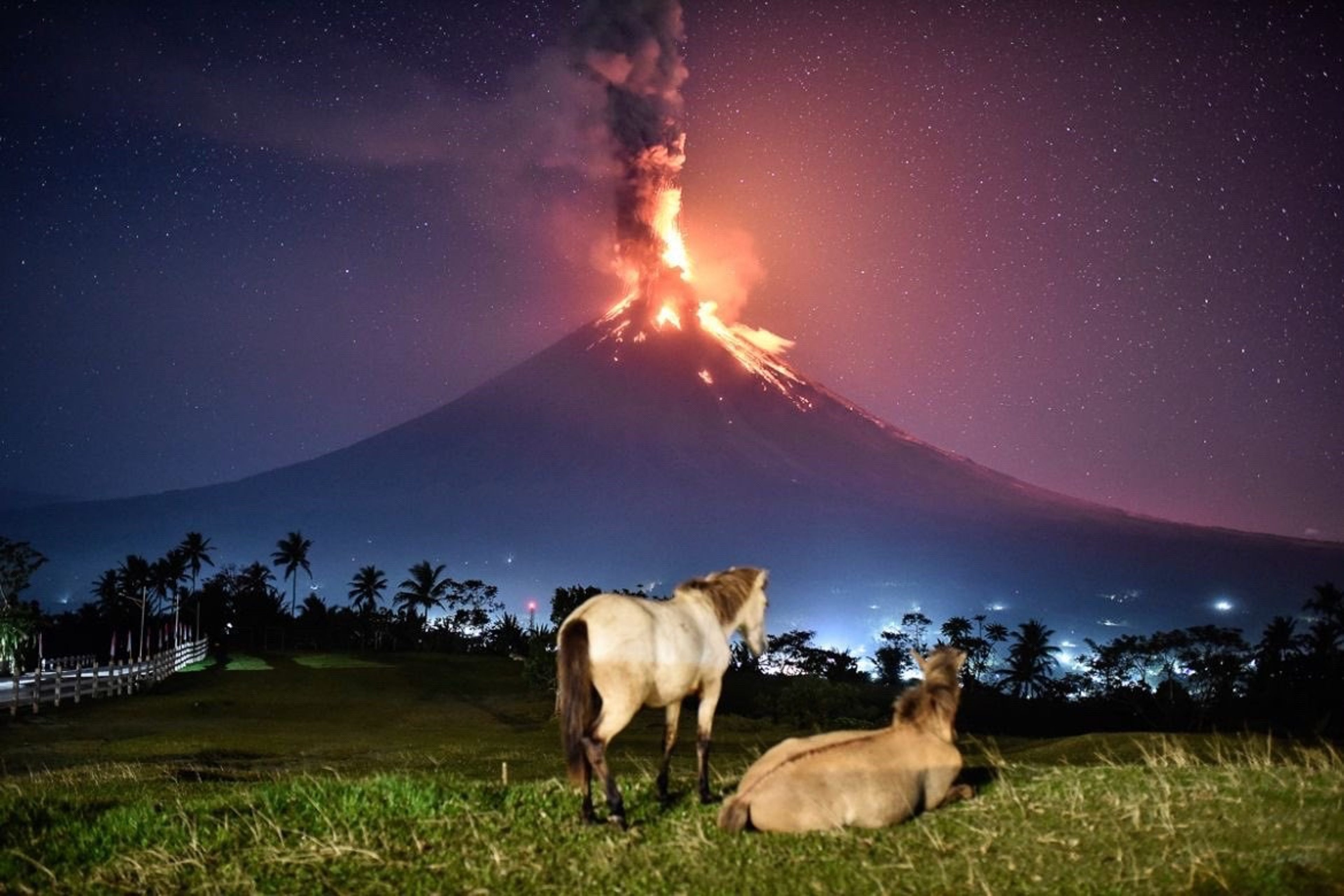 Untitled (Mt. Mayon erupts)