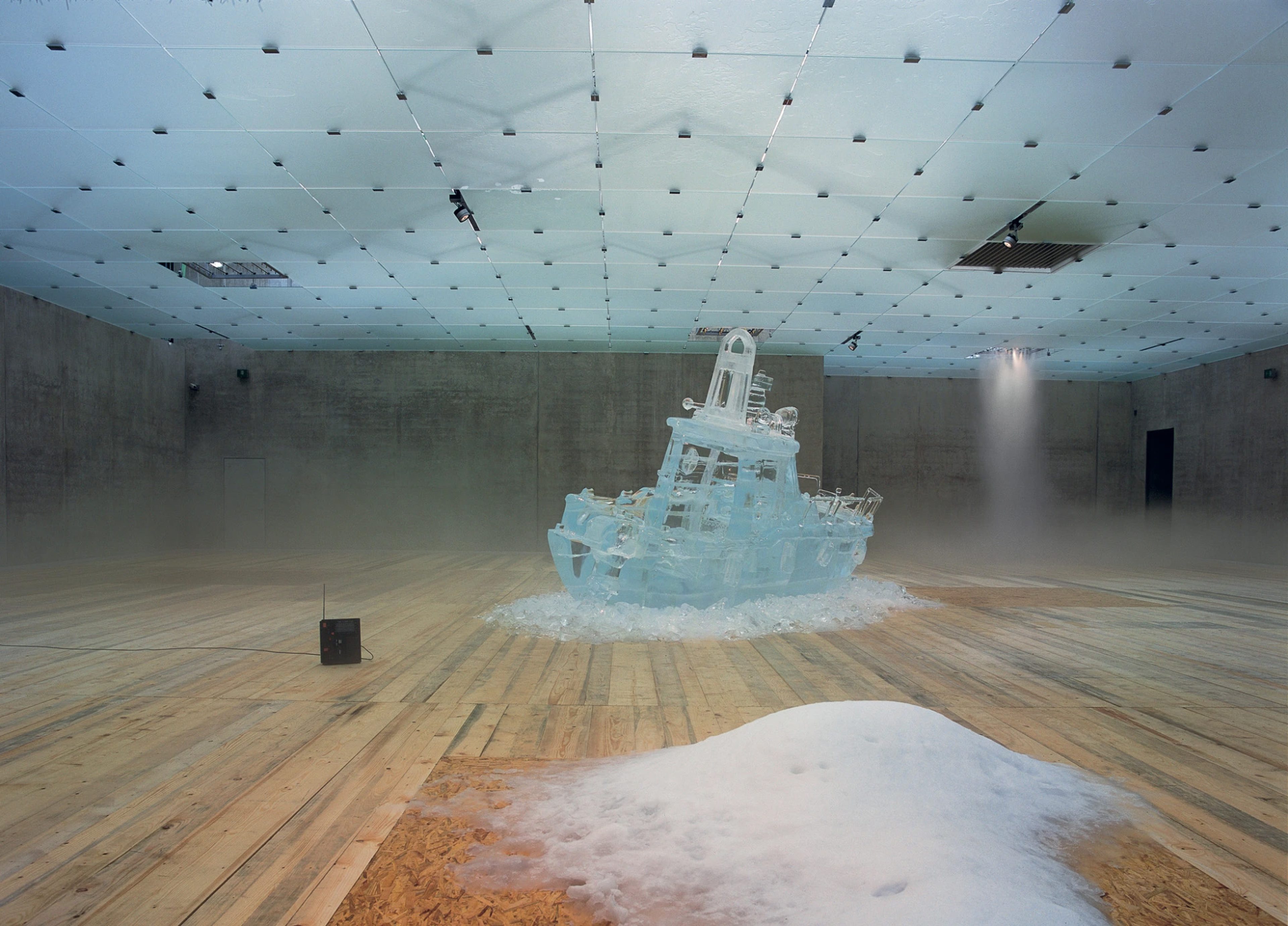 L'Expédition scintillante, Act 1 Untitled (Ice boat)