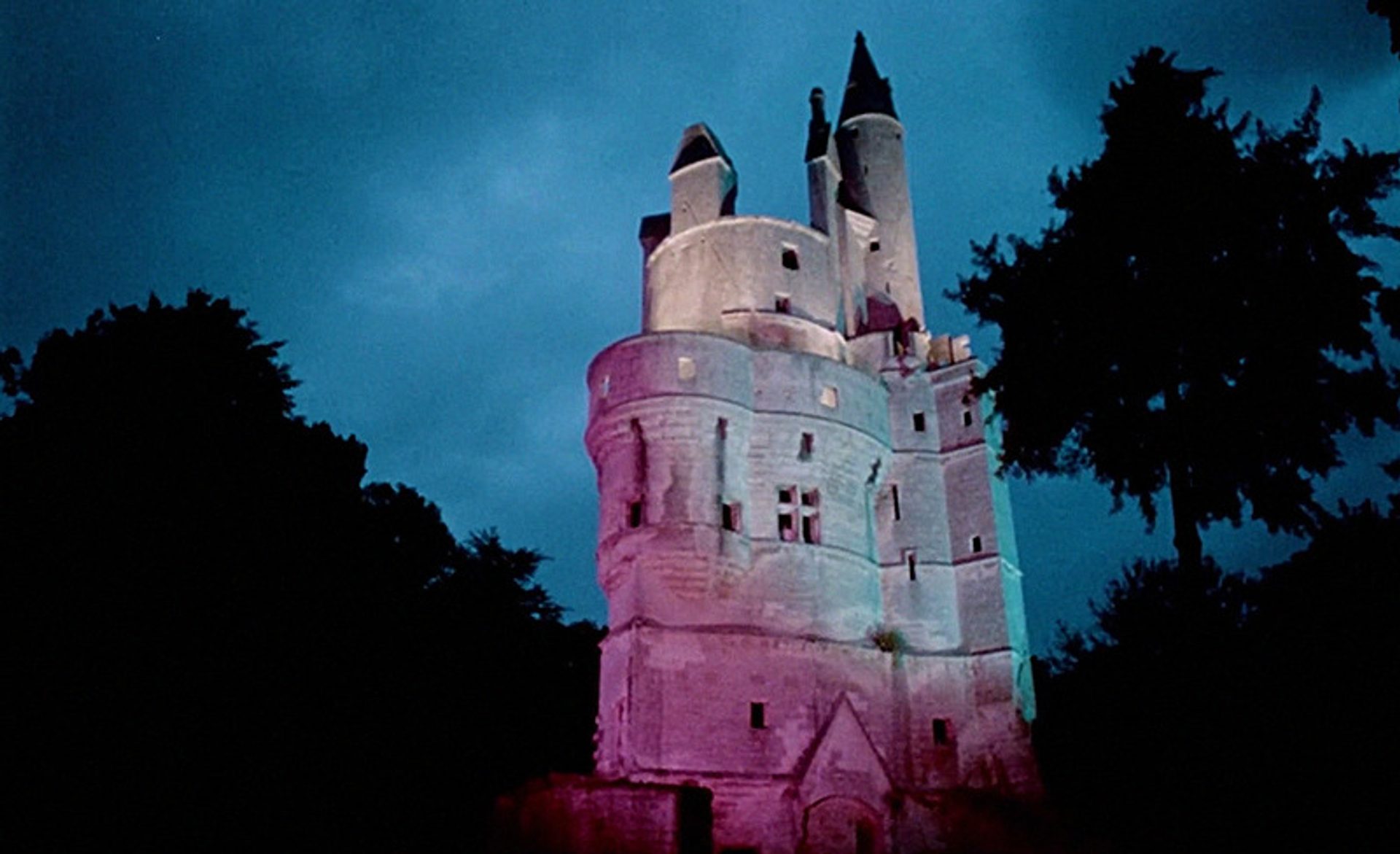 The Shiver of the Vampires