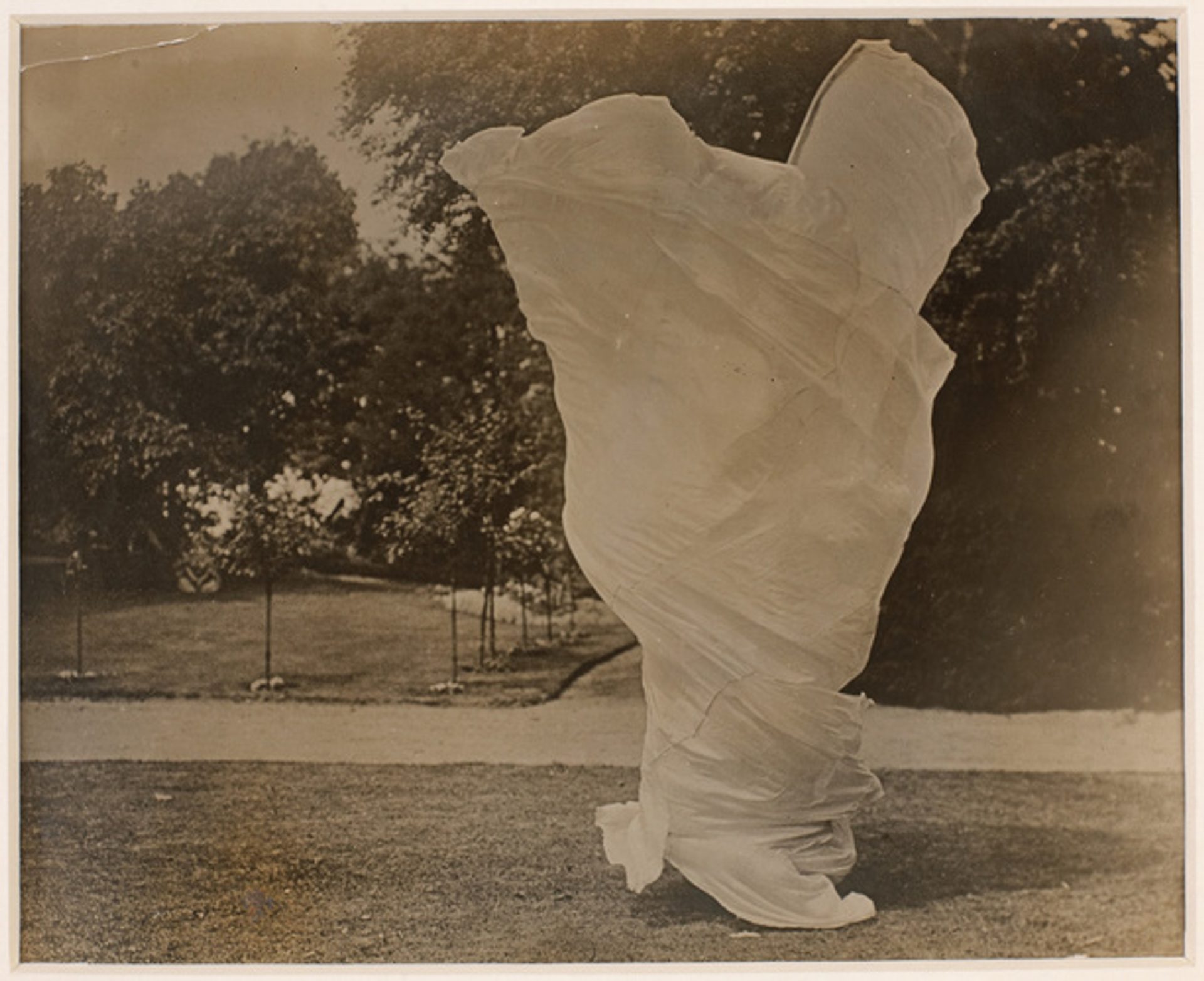 [Loie Fuller Dancing]