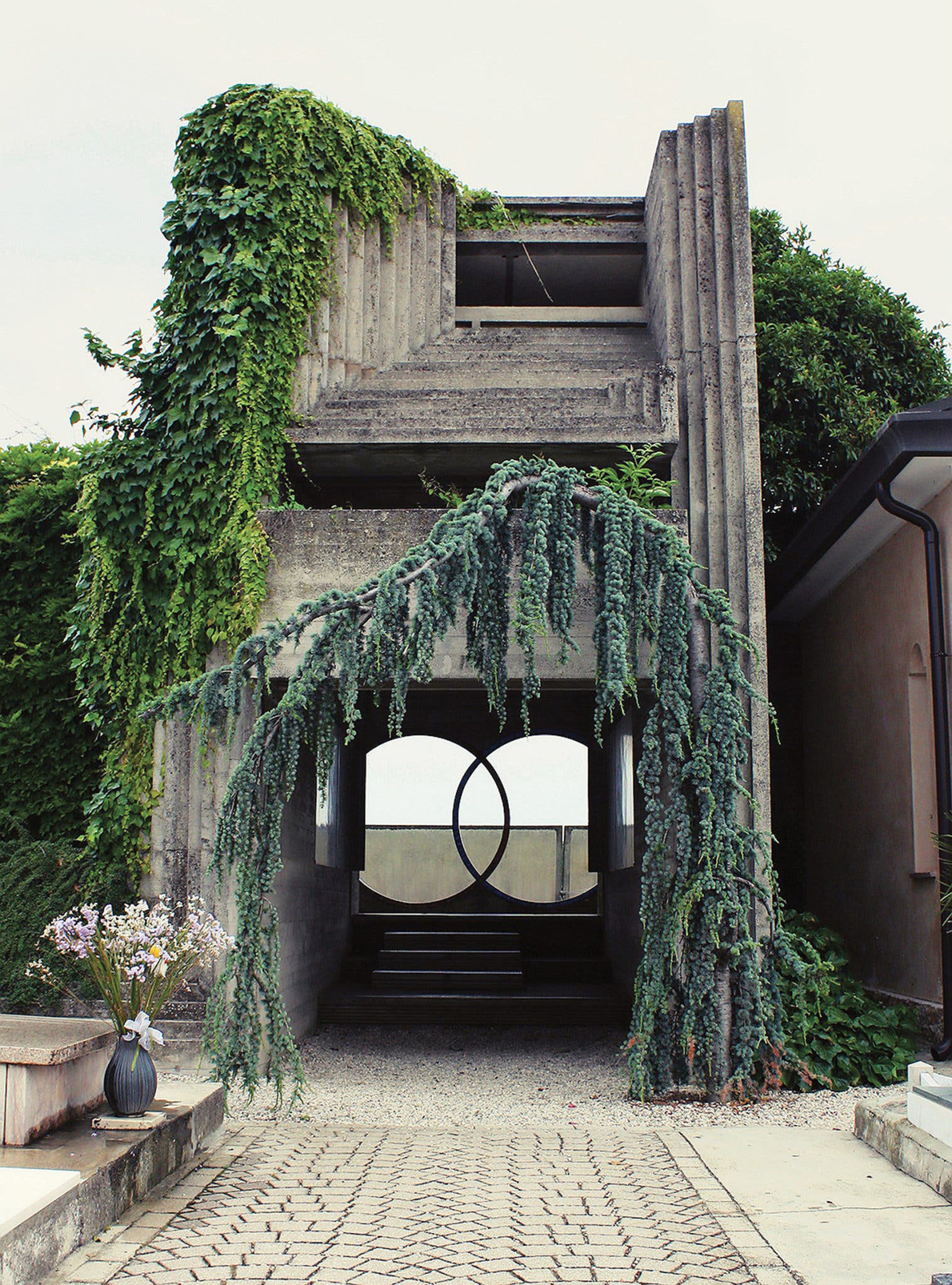 Brion Tomb