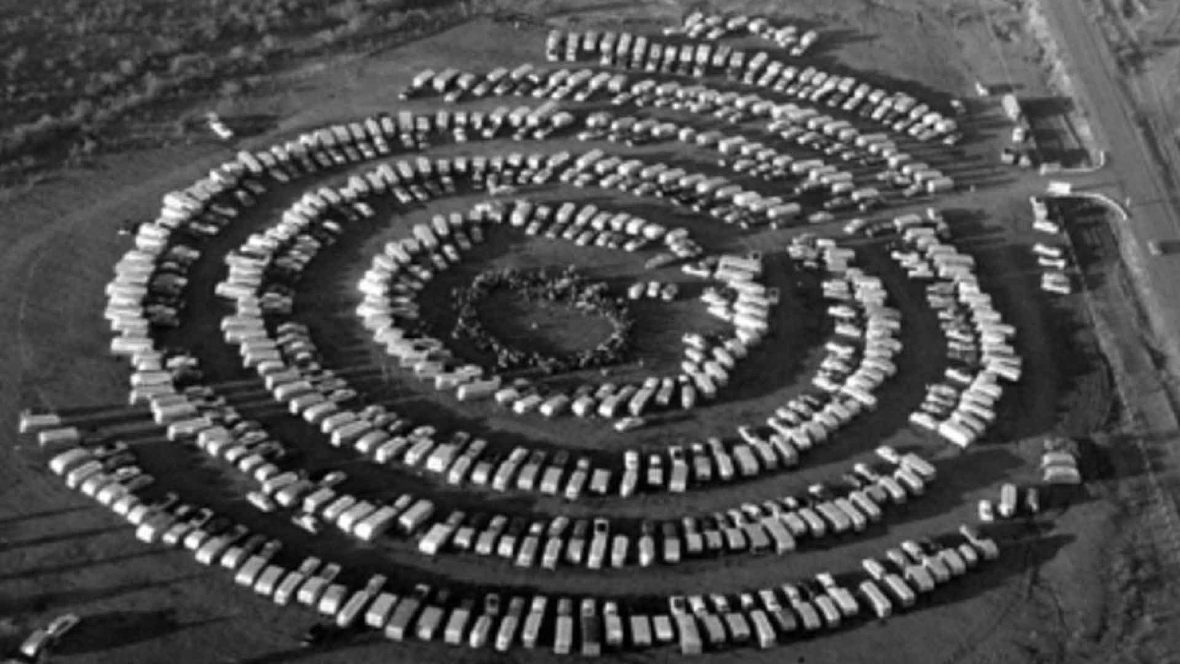 Caravan 500 parked in iconic "Wagon Wheel" formation