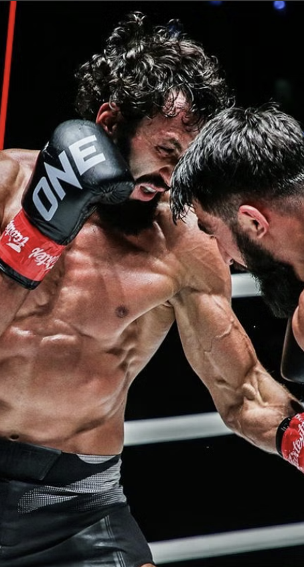 Chingiz Allazov defiende su título con actuación magistral ante Marat Grigorian y Davit Kiria sufre las patadas de Tawanchai en ONE Fight Night 13