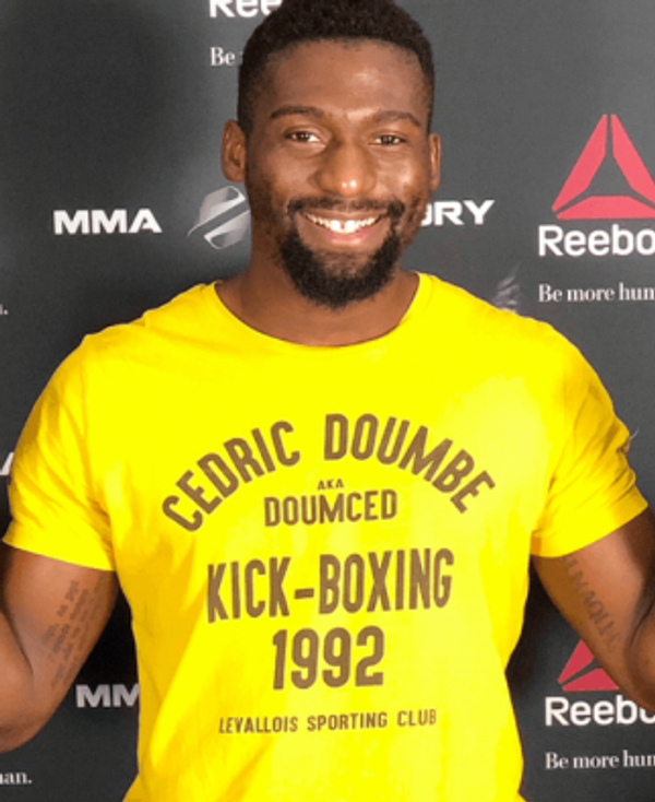 Cédric Doumbé afuera de Glory 70