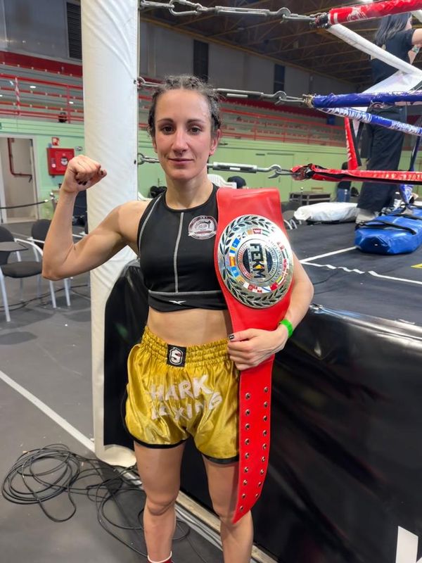 Sheila Martínez: Campeona profesional de España de Kickboxing en Fight for Glory