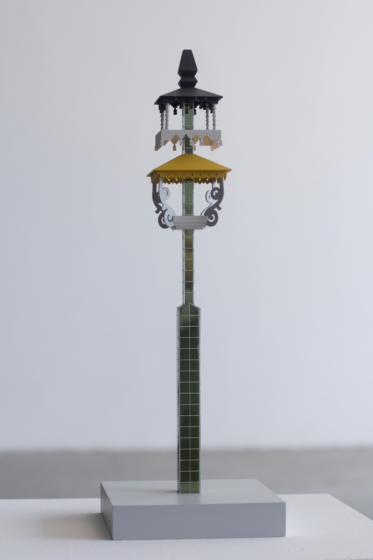 Ghost Feeder (II), 2021

Architectural model, acrylic and paint, 15x15x42 cm.