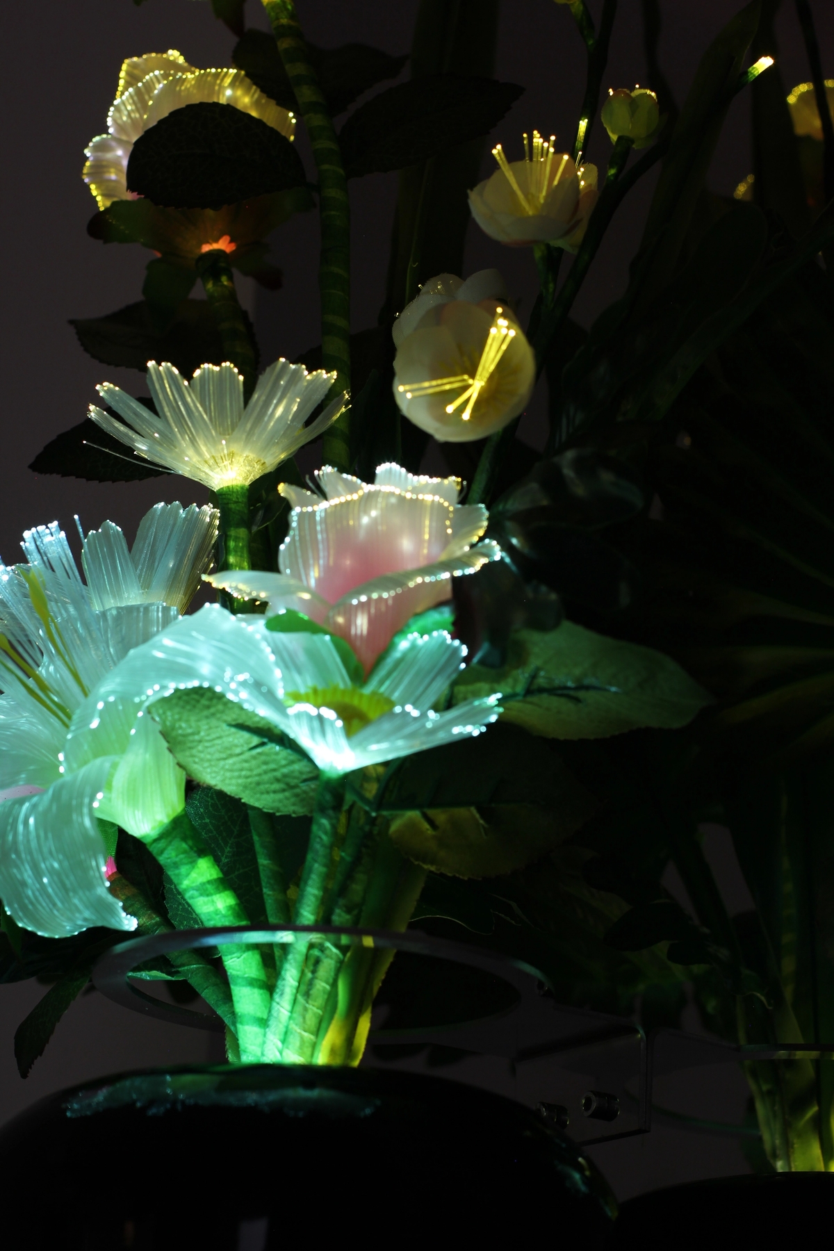 Votive Flowers (I–III), 2022

 Stainless steel, LED flowers (detail).