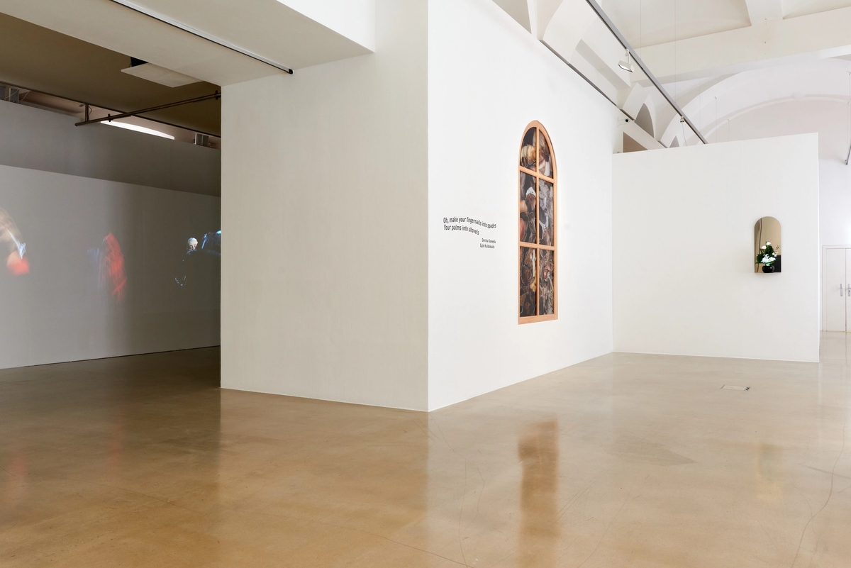 Oh, make your fingernails into spades, Your palms into shovels, Kunstraum Niederoesterreich, Vienna (exhibition view). Photo: Markus Gradwohl.