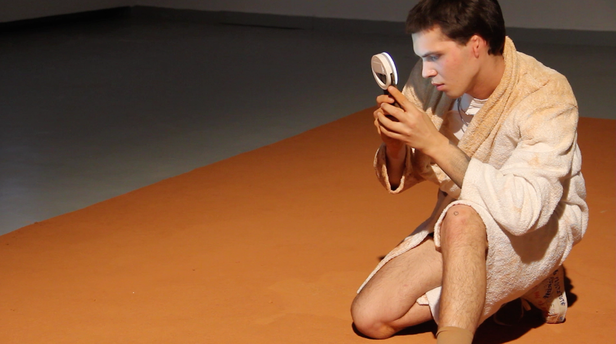 DOROTA GAWĘDA & EGLĖ KULBOKAITĖ, YGRG 14X: reading with a single hand, 2017