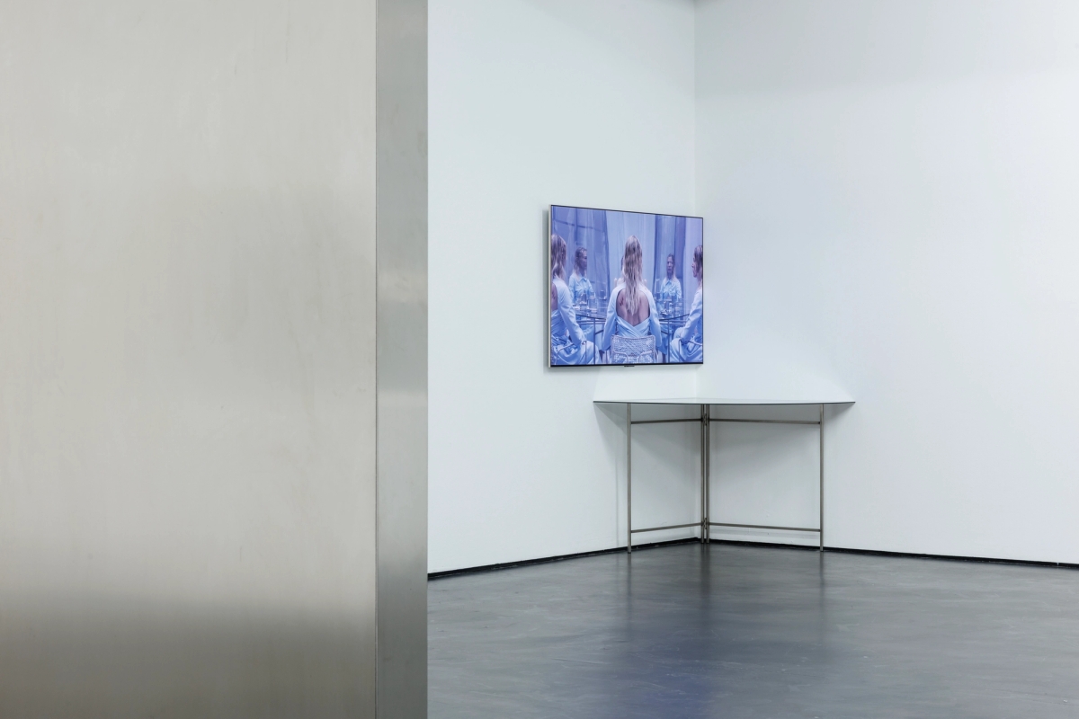 objects in mirror are closer than they appear