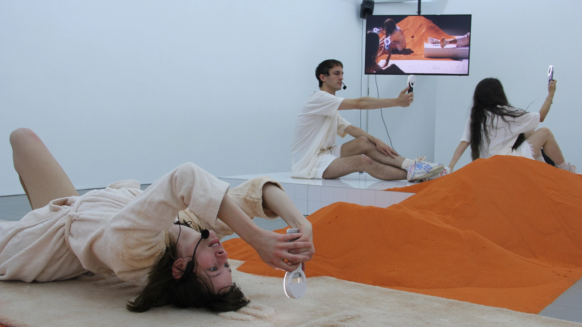 DOROTA GAWĘDA & EGLĖ KULBOKAITĖ, YGRG 14X: readibg with a single hand V , 2018. Solo exhibition at Cell Project Space, London.