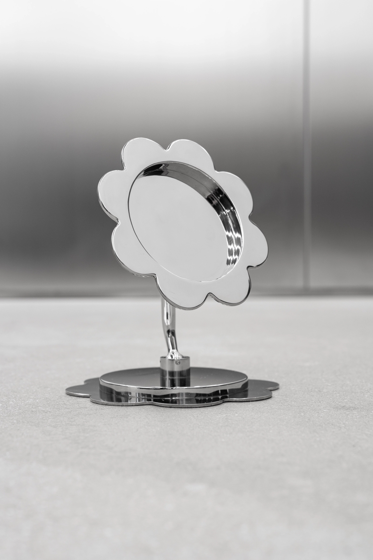 objects in mirror are closer than they appear