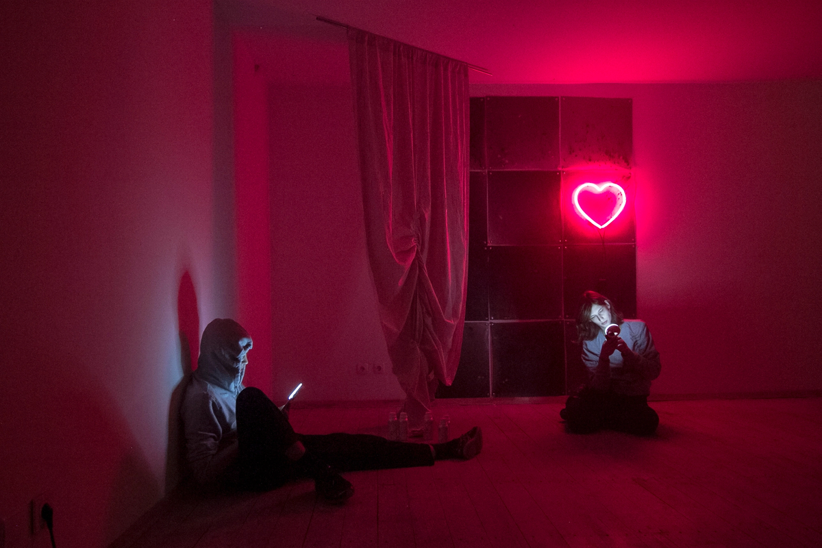 YGRG 150,  2017 [performance]
Performed by: Antanas Lučiūnas, Kristina Aglaja Skaldina, Dorota Gawęda and Eglė Kulbokaitė
Reading: “Gender, Sexuality, and the Biopolitics of Architecture: From the Secret Museum to Playboy” by Paul B. Preciado.
Photo: Ugnius Gelguda