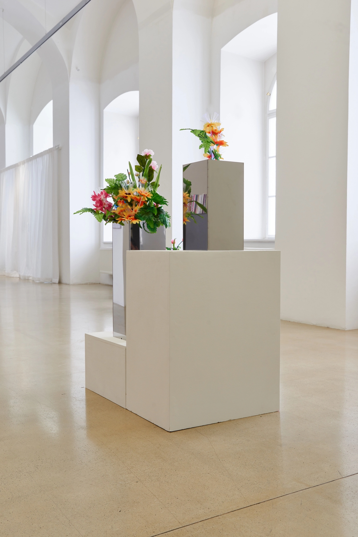 Oh, make your fingernails into spades, Your palms into shovels, Kunstraum Niederoesterreich, Vienna (exhibition view). Photo: Markus Gradwohl.