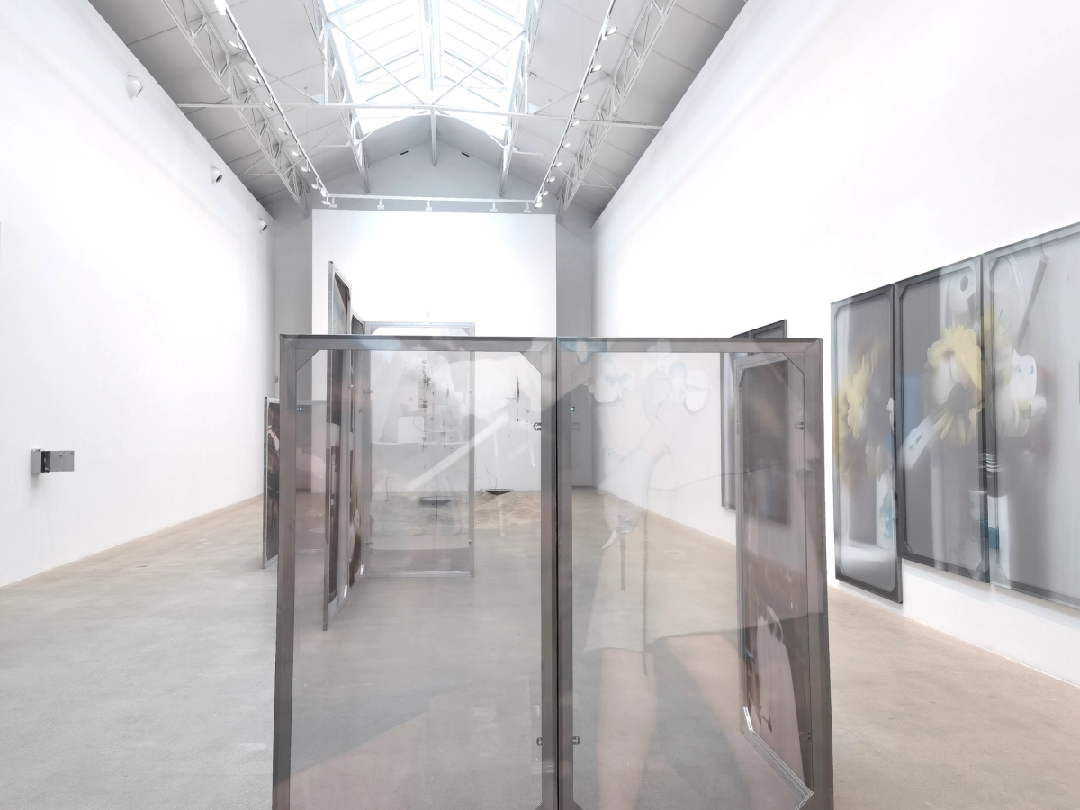 Enclosure (Lower bound of a
landscape) II, 2023
Aluminium, wood, digital print on
chiffon
200 x 110 x 4 cm

Enclosure (Lower bound of a
landscape) III, 2023
Aluminium, wood, digital print on
chiffon
200 x 110 x 4 cm