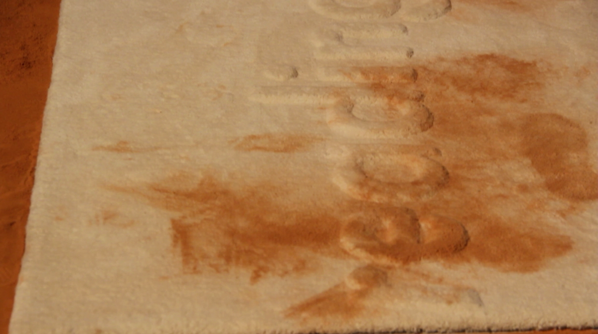 DOROTA GAWĘDA & EGLĖ KULBOKAITĖ, YGRG 14X: reading with a single hand, 2017