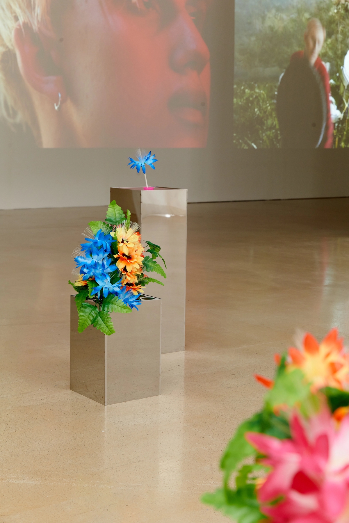 Oh, make your fingernails into spades, Your palms into shovels, Kunstraum Niederoesterreich, Vienna (exhibition view). Photo: Markus Gradwohl.