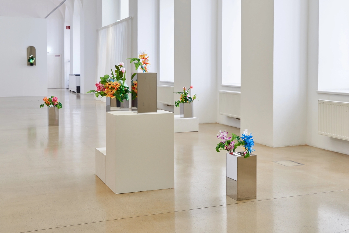 Oh, make your fingernails into spades, Your palms into shovels, Kunstraum Niederoesterreich, Vienna (exhibition view). Photo: Markus Gradwohl.