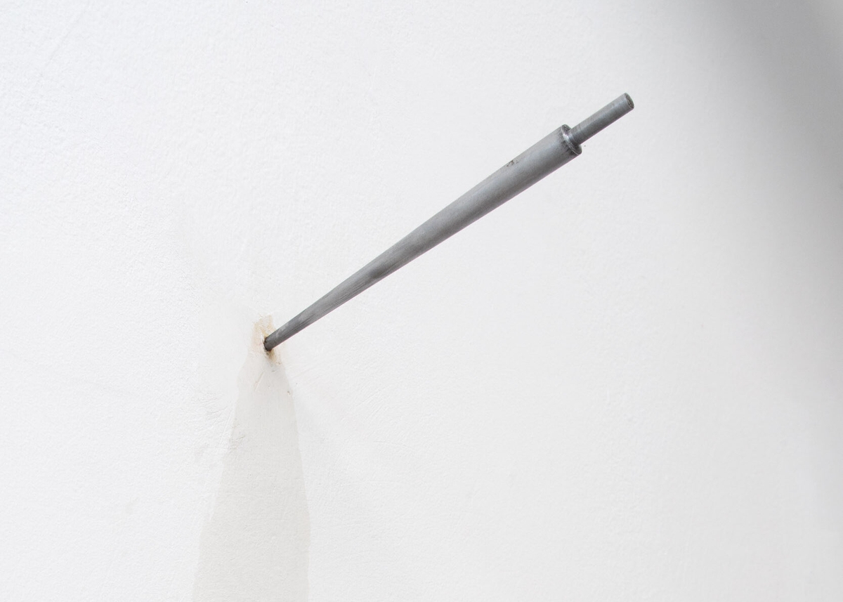 Dorota Gawęda and Eglė Kulbokaitė, Young Girl I Did Love You Once, 2019.

Polished steel, RYXPER 1126AE (produced in collaboration with International Flavors and Fragrances Inc.); 1,3 x 1,3 x 19 cm and stain (variable).




 Im Wartesaal der Zeit, Kunsthalle Palazzo, 2021. Photo: Jennifer Merlyn Scherler.